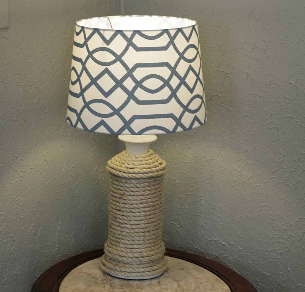 DIY Nautical Lamp Transform a basic lamp you have that has been sitting around collecting dust into an updated rustic & nautical themed lamp. Rope makes a fantastic material to work with and create decorations because it is simple to use. Make your own! thesawguy.com